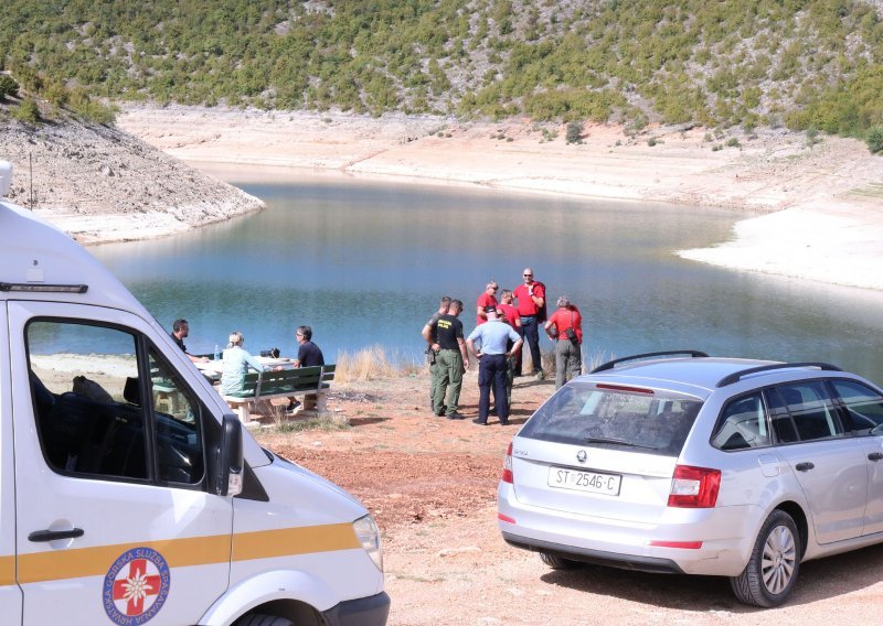 Za nestalim mladićem na Perući tragaju i potražni psi, iscurili novi detalji: 'Znao je i prije odlaziti od kuće i vraćati se'