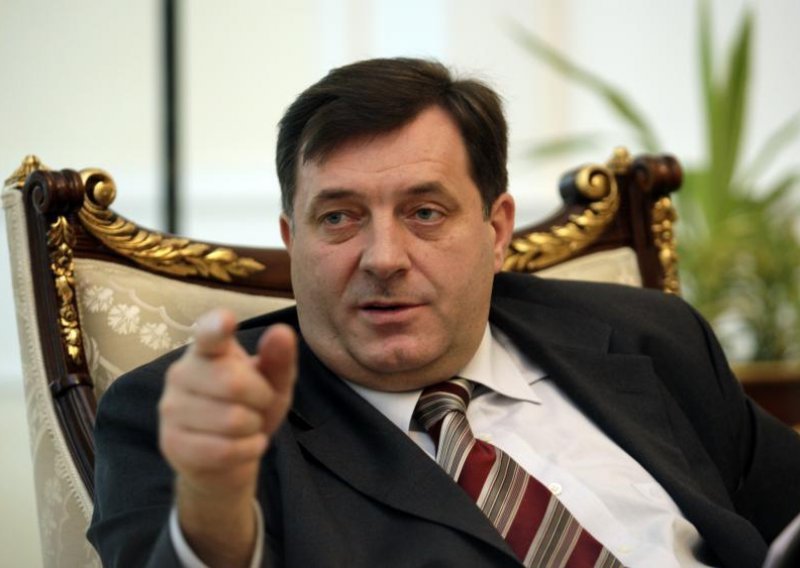 Dodik odbio suradnju s kriznim centrom i traži pomoć od Rusije