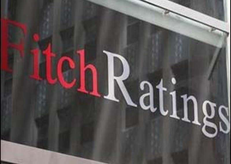 Fitch downgrades Serbia's outlook to negative