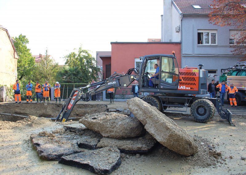 [VIDEO/FOTO] Završena sanacija Selske ceste u Zagrebu, vatrogasci imali 24 intervencije, ispumpavali vodu iz dvorišta, kuća, podruma i garaža