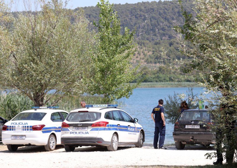 Muškarac kod Šibenika prodao nekretninu koja nije njegova; kaznenu prijavu dobio je i on i kupac koji je sve znao