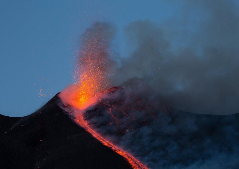 Vulkan na La Palmi sve aktivniji, vlada isplaćuje više od 200 milijuna eura odštete