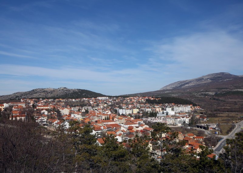 Drniš pomaže mladim obiteljima u rješavanju stambenog pitanja