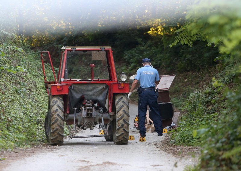 Traktorist teško ozlijeđen nakon što je sletio u potok