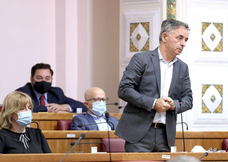 SDSS pegla imidž, podržao SDP oko povlačenja tužbi protiv novinara HRT-a