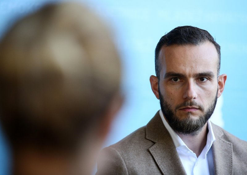 Ministar Josip Aladrović pozitivan na koronavirus