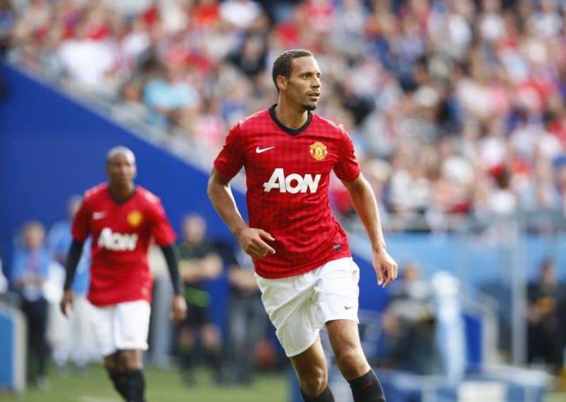 Rio Ferdinand pisao je povijest Manchester Uniteda, pa je nakon debakla protiv Liverpoola poslao jasnu poruku iz bolničkog kreveta