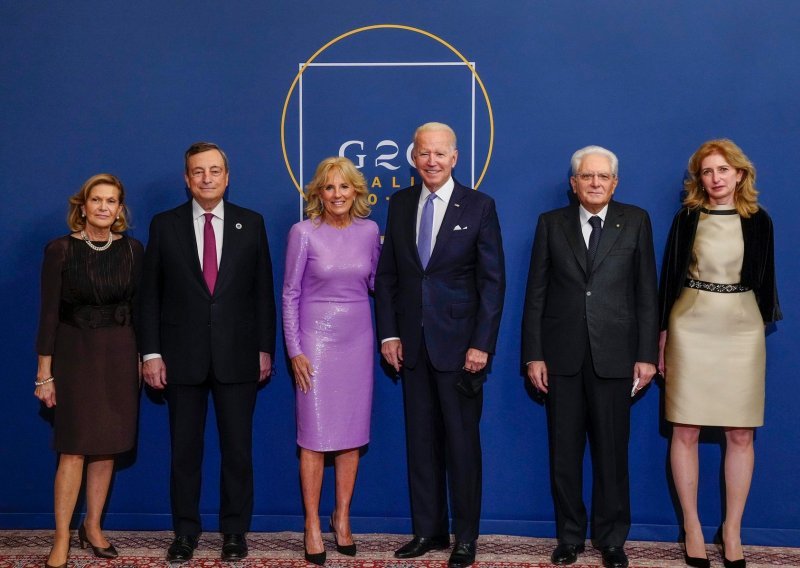 Jill Biden zablistala u haljini Ralpha Laurena, a zanimljivo je do koga je sjedila na večeri čelnika G20