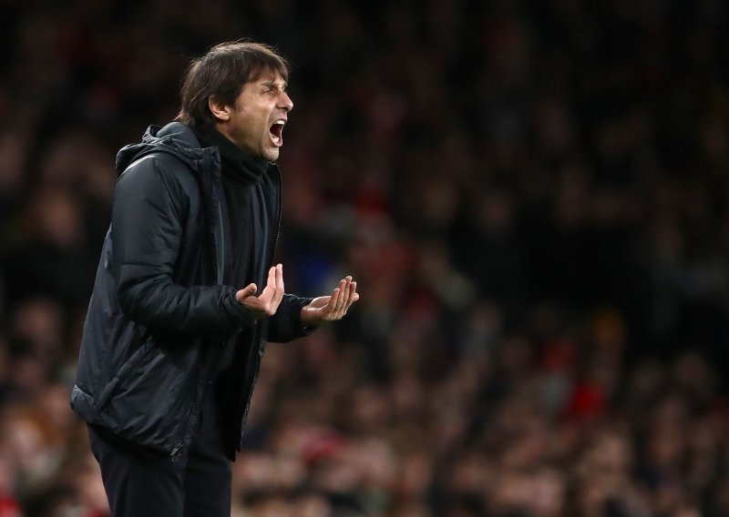 Antonio Conte objasnio je za Tottenhamovu televiziju koja je njegova trenerska filozofija: Učinit ću sve za njihovu podršku...