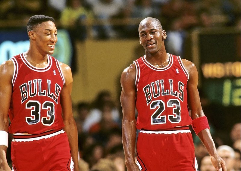 Scottie Pippen žestoko napao Michaela Jordana i nazvao ga sebičnim zbog načina na koji je to napravio klubu, a nikome nije rekao; dotakao se Kukoča i ostalih suigrača