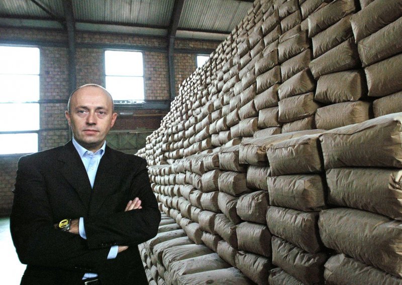 Ruski Sberbank odlazi, na hrvatsko bankarsko tržište dolazi srbijanski 'kralj šećera', a vraća se još jedno poznato lice. No kuha li se u pozadini mnogo 'slađi' posao?