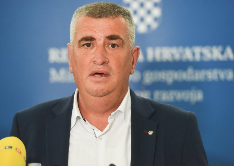 Bulj objasnio zašto građane neće dijeliti na cijepljene i necijepljene i do kada će ustrajati na takvoj odluci