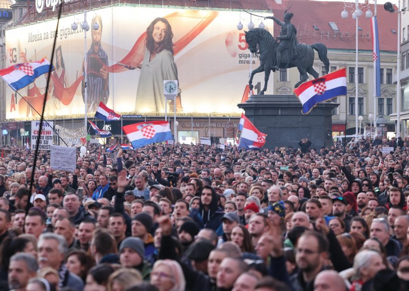 Mreža SafeJournalists osudila napade na novinare tijekom zagrebačkog prosvjeda