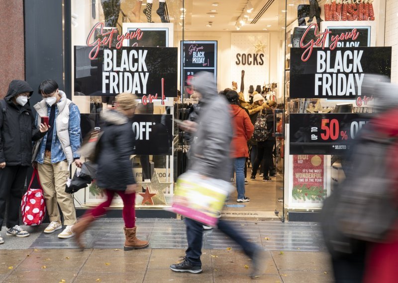 Što je zapravo Black Friday i zašto nas baš na taj dan bombardiraju primamljivim sniženjima?