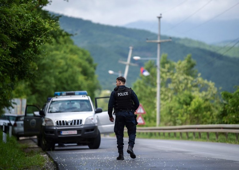 Tragedija na Kosovu: Maskiran napadač pucao na autobus, poginula dva učenika i vozač. Različite informacije o motivu