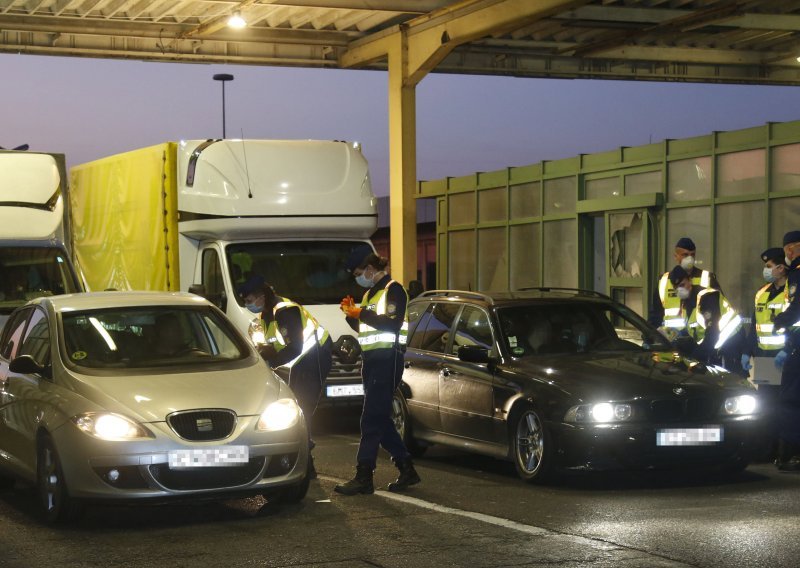 U Mađarskoj se automobil s migrantima zabio u kuću, sedam osoba poginulo