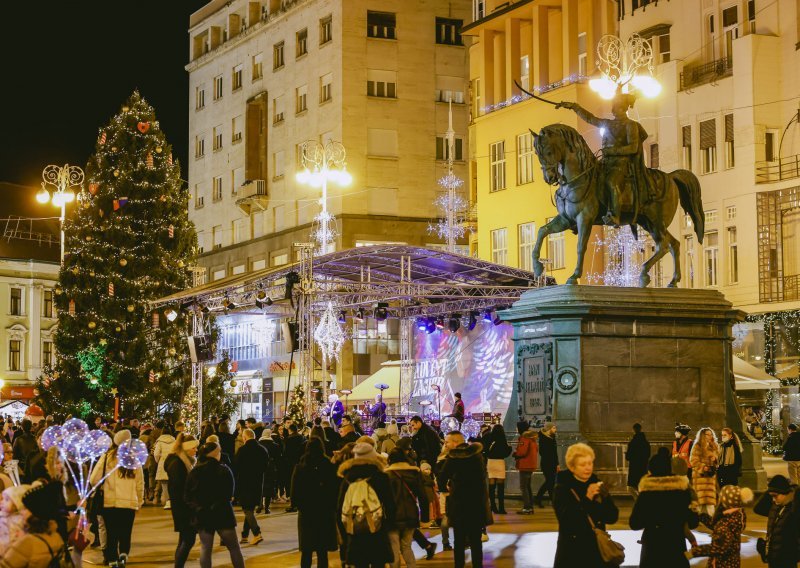 Provjerili smo kakav je prvi postbandićevski Advent: Svježe cijepljeni Rusi, vesele Slovenke i poneki domaći gost čude se što nema gužve i pitaju se - je li prije bilo bolje?