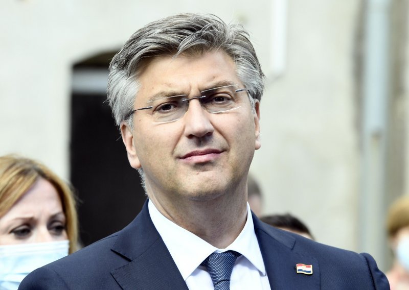 Plenković s Banožićem o ponudi SAD-a za Bradley