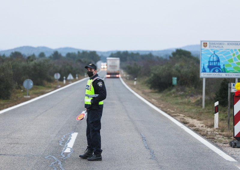 Muškarac iste večeri dvaput ulovljen pijan u prometu; bježao je policajcima i napao ih te jednog od njih i ozlijedio