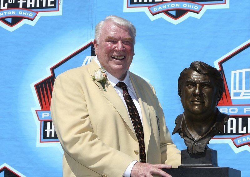 Preminula legenda NFL-a John Madden; svi ga pamte kao slavnog trenera Oakland Raidersa koje je odveo do titule prvaka