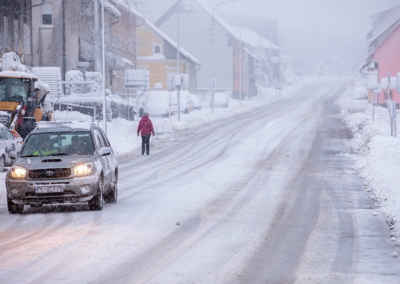 U subotu će biti i sunca i kiše i snijega, a izdan je i meteoalarm zbog niskih temperatura