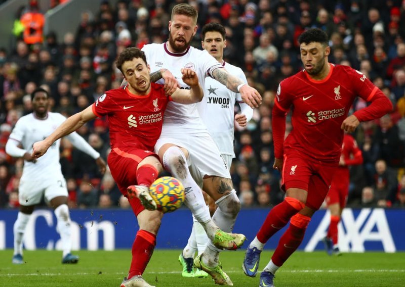 Liverpool je bez Salaha i Manea lako riješio slabašni Brentford, Nikola Vlašić skrivio gol u porazu svog West Hama