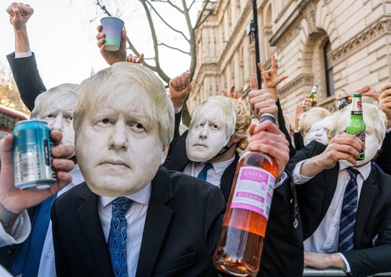 Boris Johnson u novim problemima: Procurilo da je održao rođendansku proslavu za vrijeme strogog lockdowna