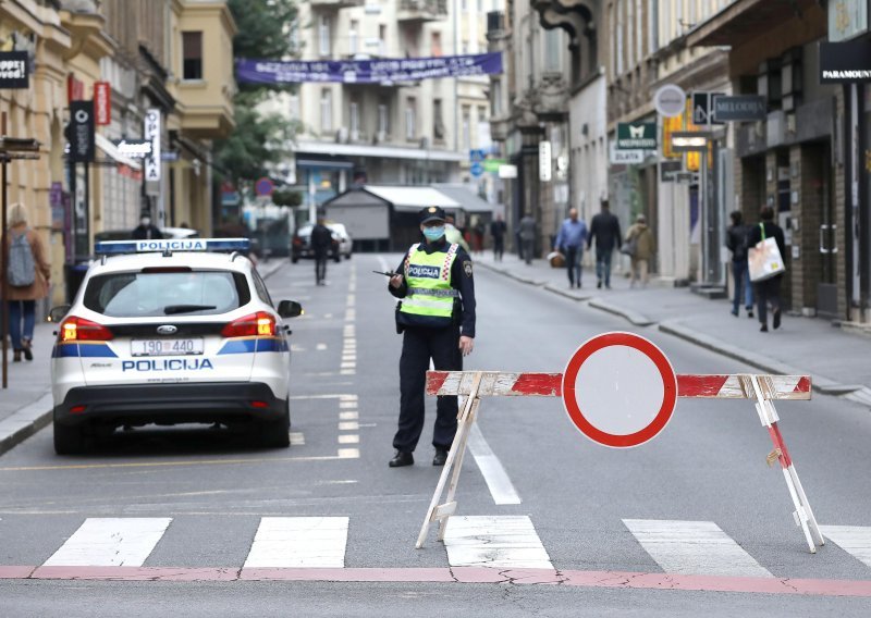 Muškarac u Zagrebu ima zabranu vožnje, a oduzeta mu je i vozačka; kupio je lažnu pa zaradio kaznenu prijavu