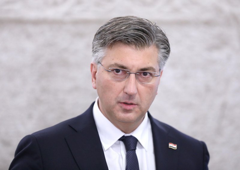 Plenković objavio fotografiju s Charlesom Michelom: Razgovaramo i o članstvu Hrvatske u Schengenu i eurozoni, odgovoru na rast cijena energenata...