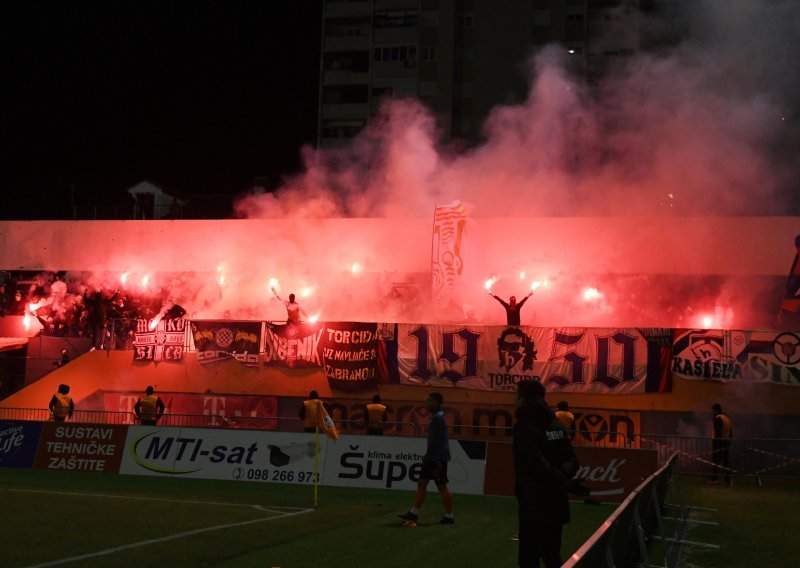 Zbog pirotehnike kažnjena četiri kluba; Rijeka prošla lišo, a Hajduk najgore