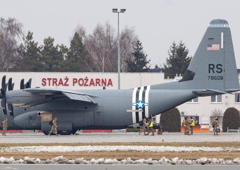 U Poljsku stiglo prvo američko pojačanje, oko 1700 padobranaca dolazi u idućim danima