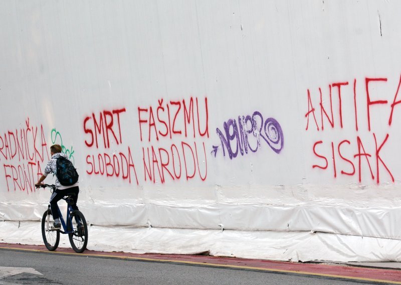 Košiću nakon propovijedi ispisali grafite i nacrtali petokraku