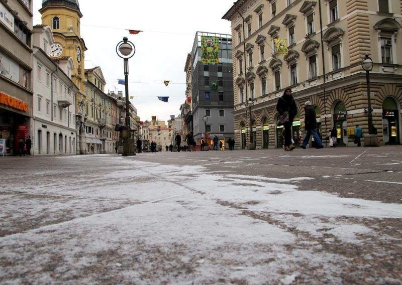 Uništen krov hemodijalize, Traumatologija preseljena zbog vjetra