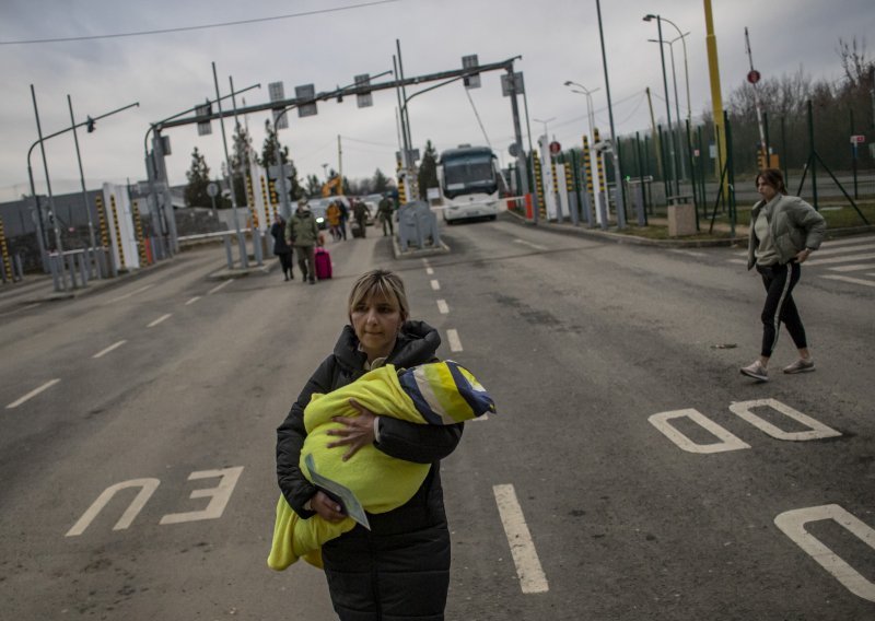 Više od 50.000 Ukrajinaca pobjeglo iz zemlje u 48 sati