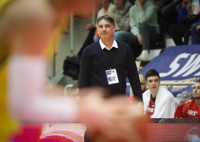 Izbornik hrvatskih košarkaša opisao što se događalo u poluvremenu u svlačionici i što je sve rekao svojim igračima