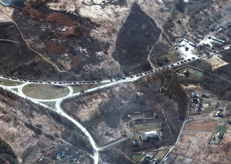 Obavještajci analizirali što se sve nalazi u ruskom konvoju koji se kreće prema Kijevu