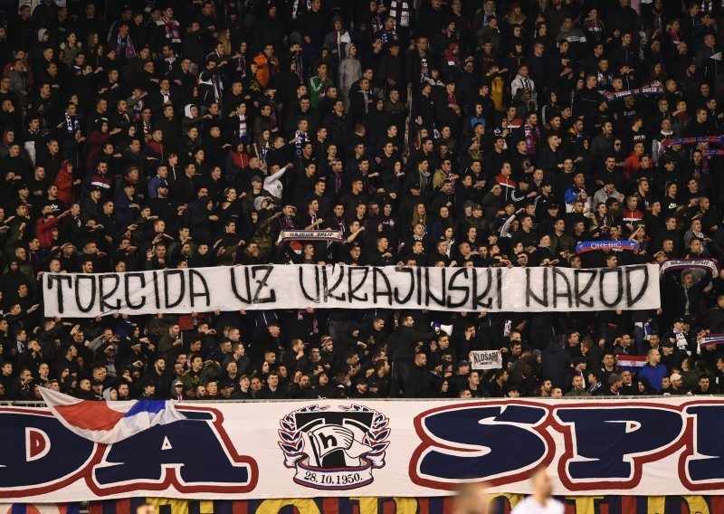 [FOTO] Torcida poslala snažnu podršku ukrajinskom narodu