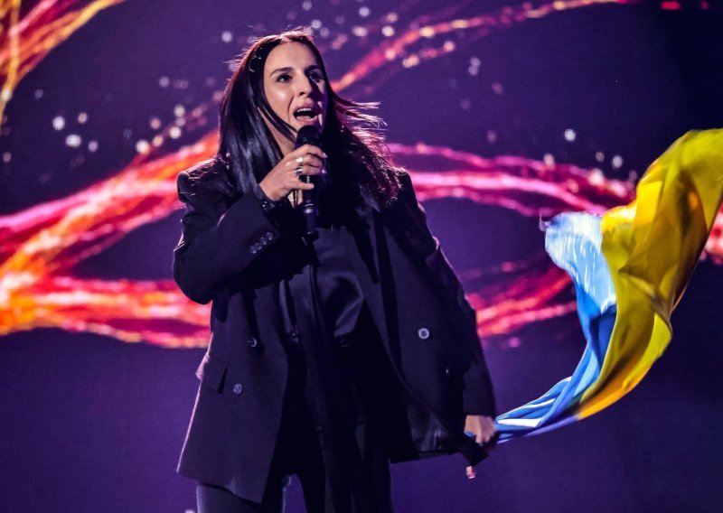 Nakon bijega iz Ukrajine Jamala je uživo otpjevala pjesmu koju su Rusi još 2016. pokušali diskvalificirati, a njezin nastup duboko je ganuo mnoge