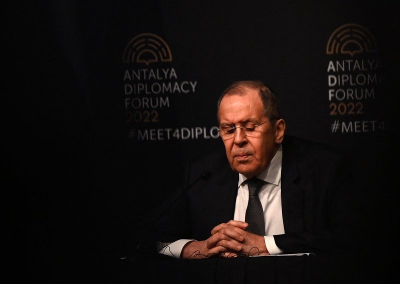 Lavrov: Postoji nada za kompromis, razmatra se neutralni status Ukrajine