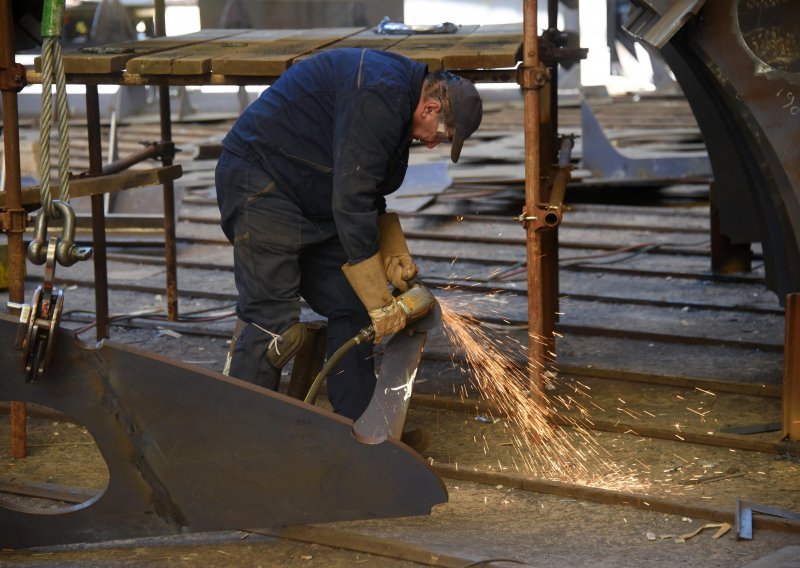 U veljači proizvođačke cijene industrije porasle rekordnih 17,2 posto