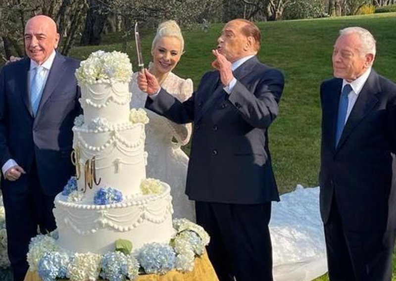 Za ljubav svoje 53 godine mlađe djevojke, Silvio Berlusconi odlučio se na simboličnu ceremoniju, ali ne i na vjenčanje