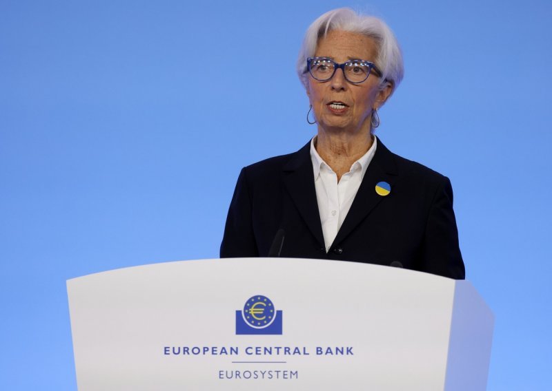 Lagarde: Ulazak Hrvatske u eurozonu za sada po planu