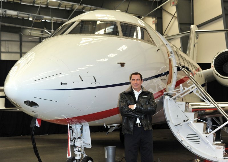 Dozvola je u džepu: Nemojte se začuditi ako vam se na letu Boeingom 737 kao kapetan obrati John Travolta