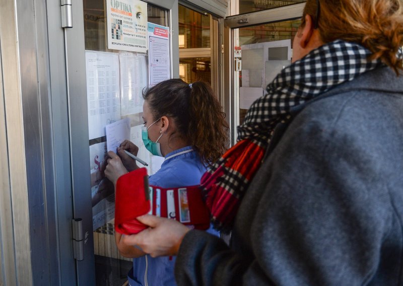 Kaos u ordinacijama zbog pada sustava, liječnici upozoravaju: Nemamo dovoljno tiskanica za papirnate recepte