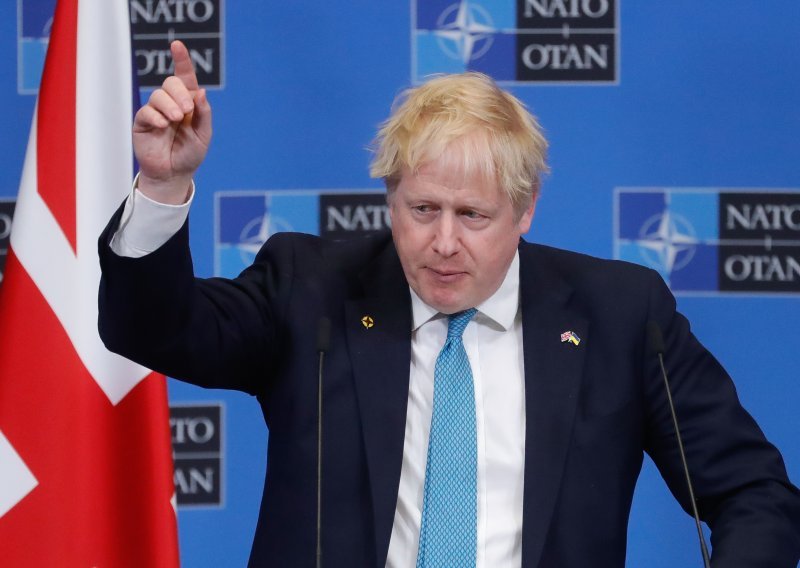 Johnson: Prizori iz Buče 'nisu daleko od genocida'