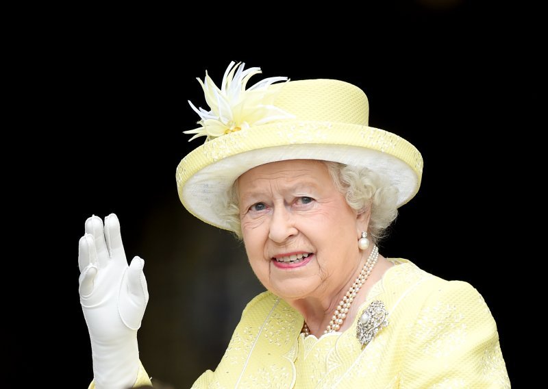 Kraljica Elizabeta odustala od 50 godina duge tradicije: U njezino ime ovoga puta stižu nasljednici