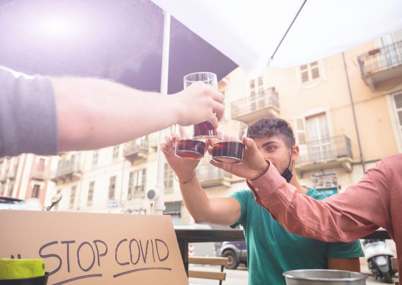 Ako niste imali covid, vjerojatno nemate ni prijatelje, kaže liječnik