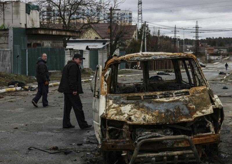 Najmanje 20 trupla u Buči, gradu blizu Kijeva koji je oslobodila ukrajinska vojska