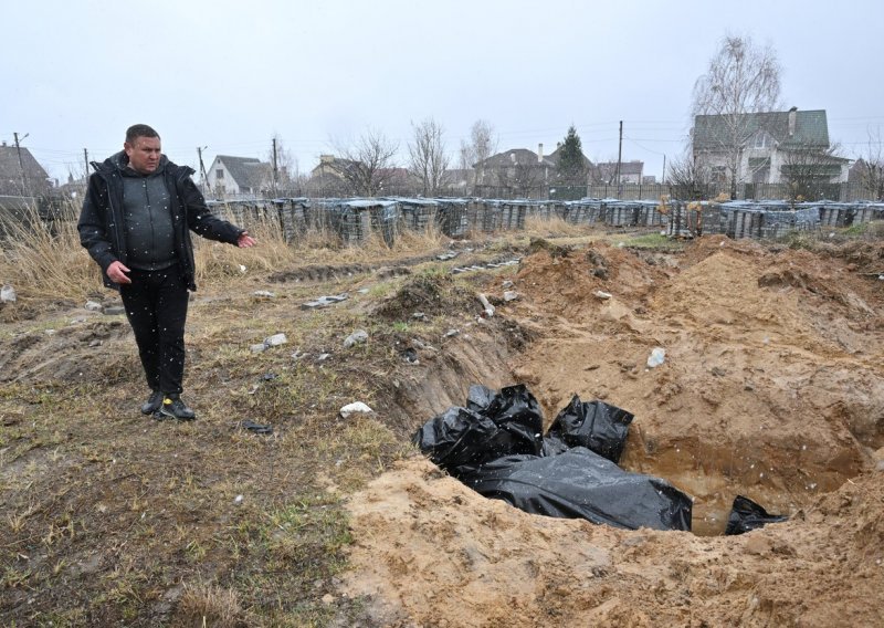 Ukrajina pronašla 410 trupala civila u okolici Kijeva i optužuje Rusiju za genocid