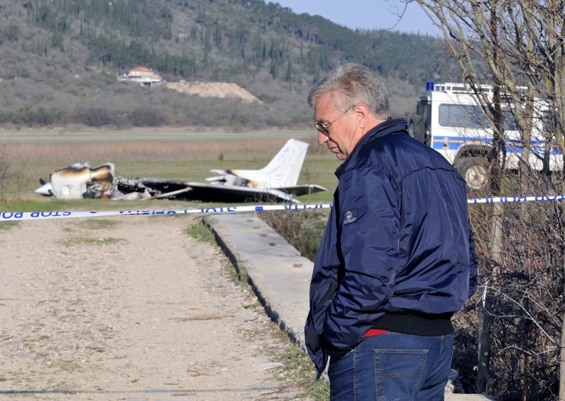 Pilot u zadnji tren iskočio iz goruće Cessne